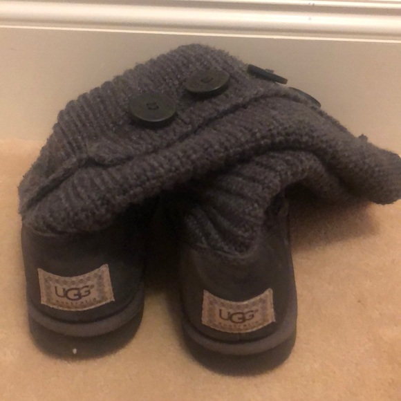 Gray UGG boots - Picture 2 of 3